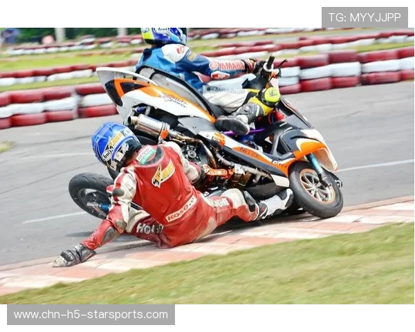 成都比赛摔车事故视频曝光，社会热议安全问题，成都摔跤