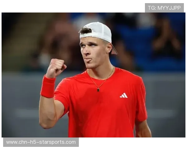 希克：后卫们正确的判断与协防帮助我们守住胜果，希克自曝想踢英超 曾与两队接触最终却投奔